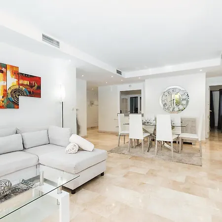 Piso Espacioso En La Milla De Oro De * Marbella