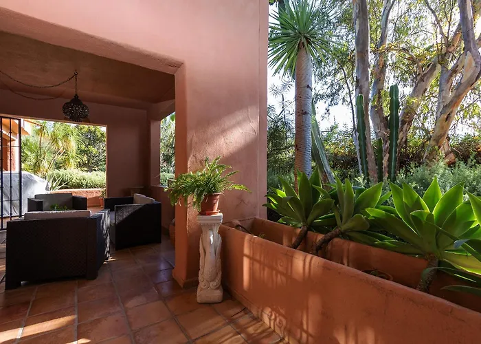 Piso Espacioso En La Milla De Oro De * Marbella