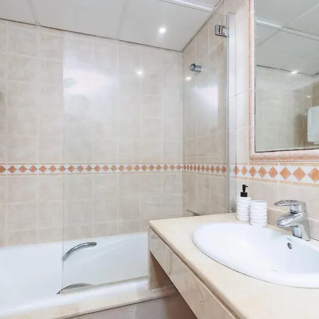 Piso Espacioso En La Milla De Oro De