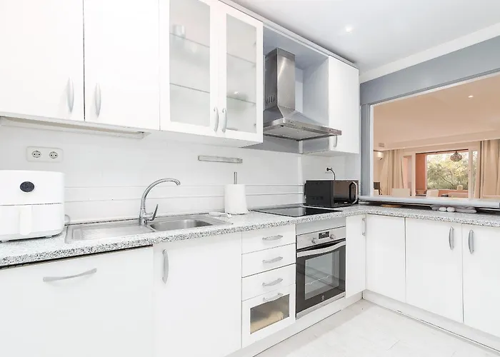 Piso Espacioso En La Milla De Oro De * Marbella