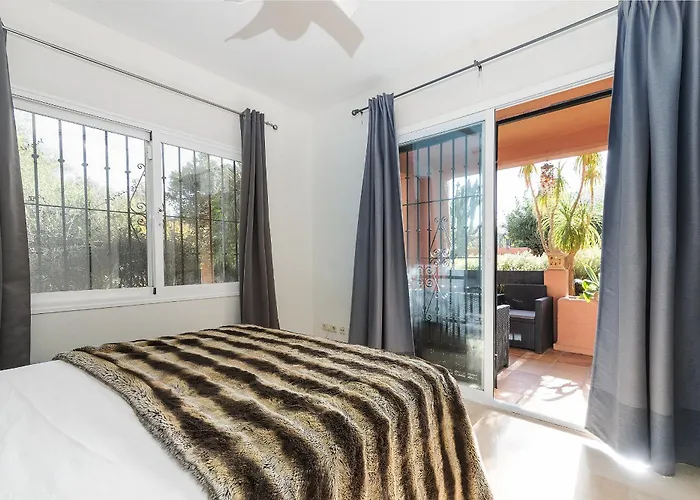 Piso Espacioso En La Milla De Oro De * Marbella