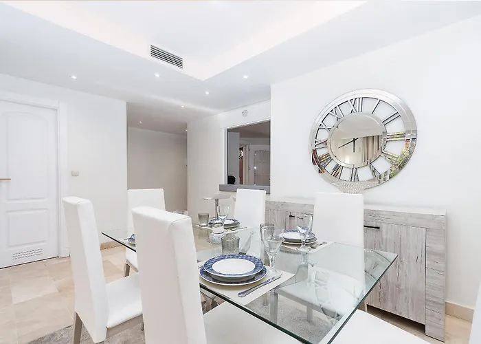 Piso Espacioso En La Milla De Oro De *