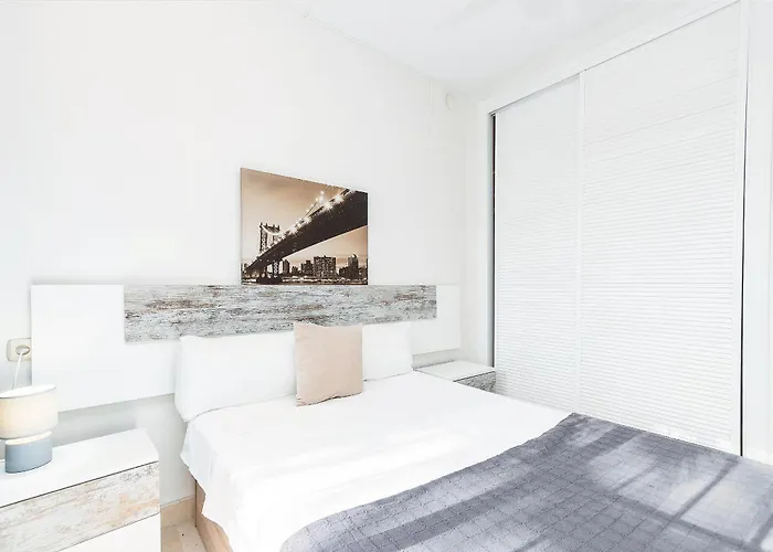 Piso Espacioso En La Milla De Oro De Apartamento *