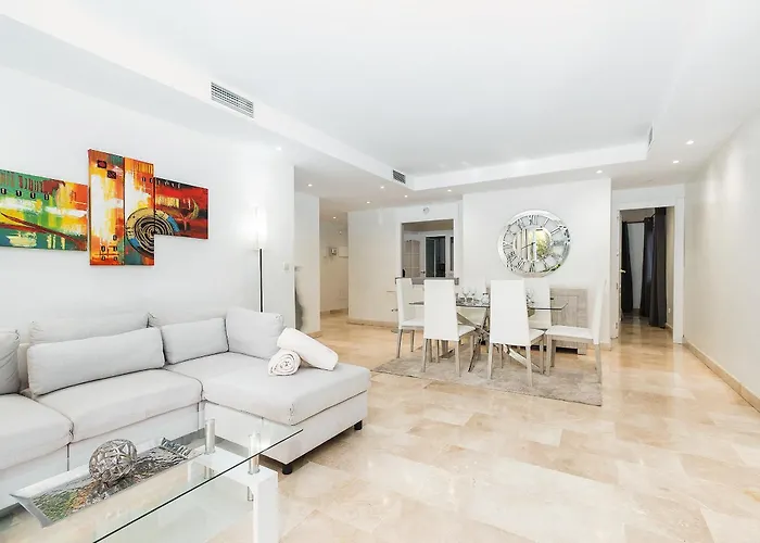 Piso Espacioso En La Milla De Oro De * Marbella